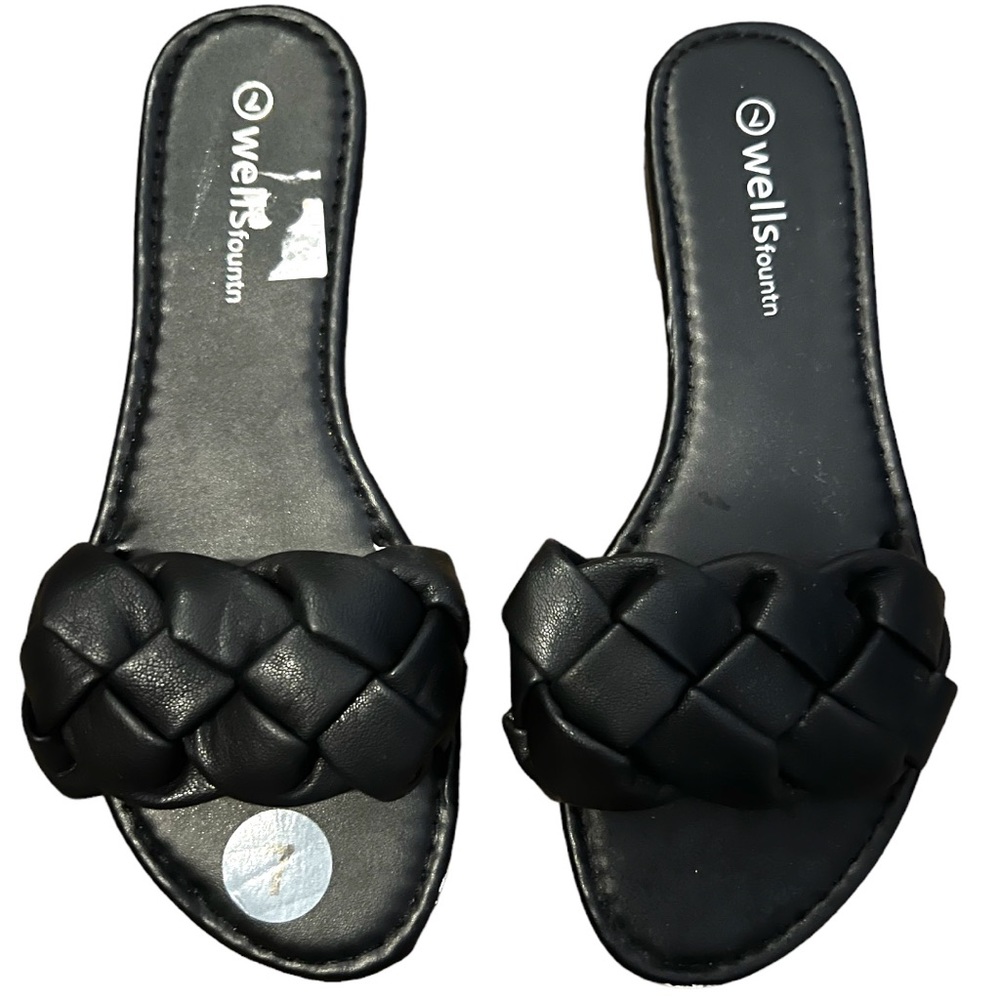 Fashion Amore Black Slip On Sandals